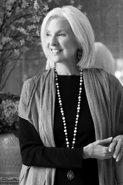 Lillian August