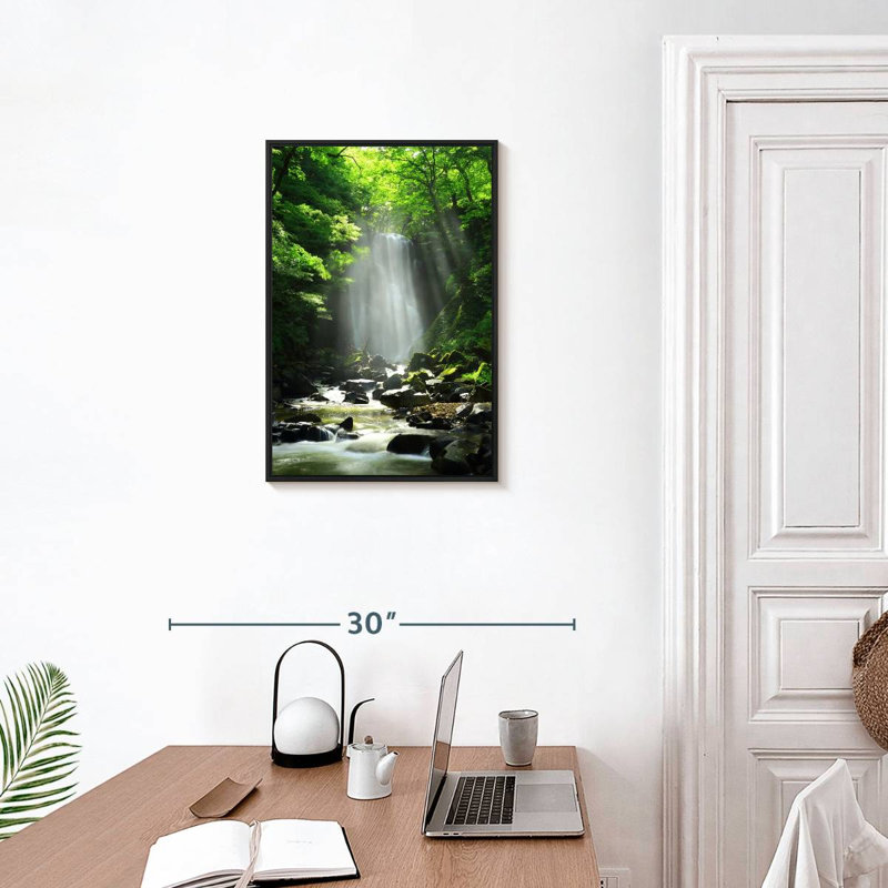 Cascade Kameda ensoleillée, Cadre flottant noir, 17 po x 25 po