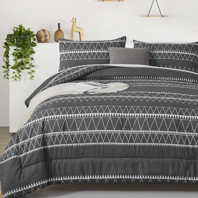 3-Piece Reversible Boho Triangle Striped Comforter Set Down Alternative Soft Microfiber Bedding