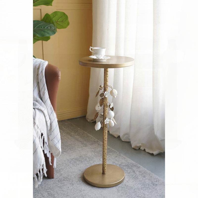 Table d'appoint ronde en fer avec accents floraux dorés et blancs - Base en ciment, 11,8 po x 11,8 po x 28,3 po