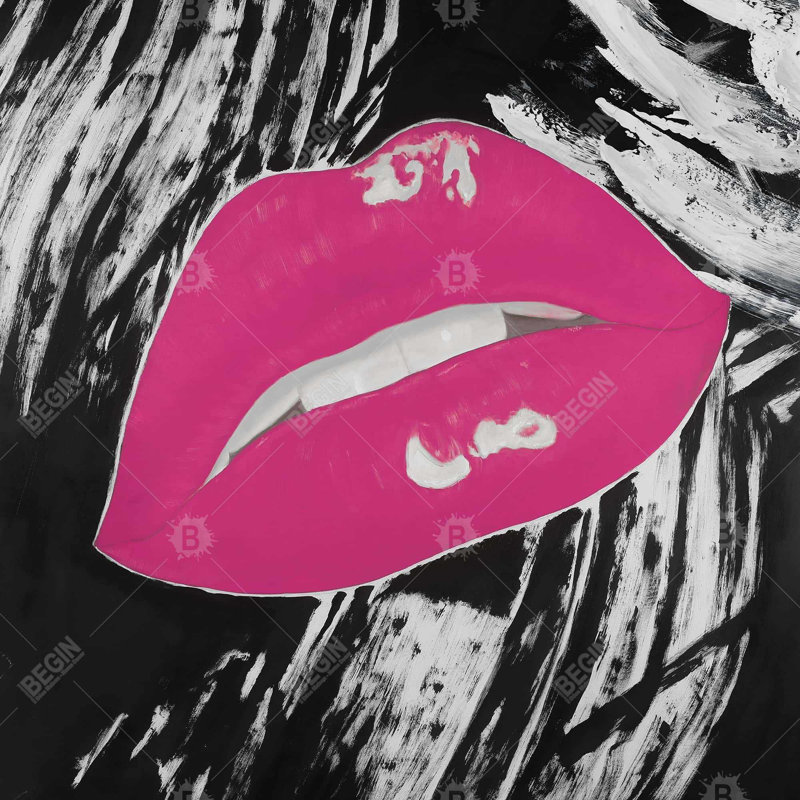 " Kissable Pink Glossy Lips "