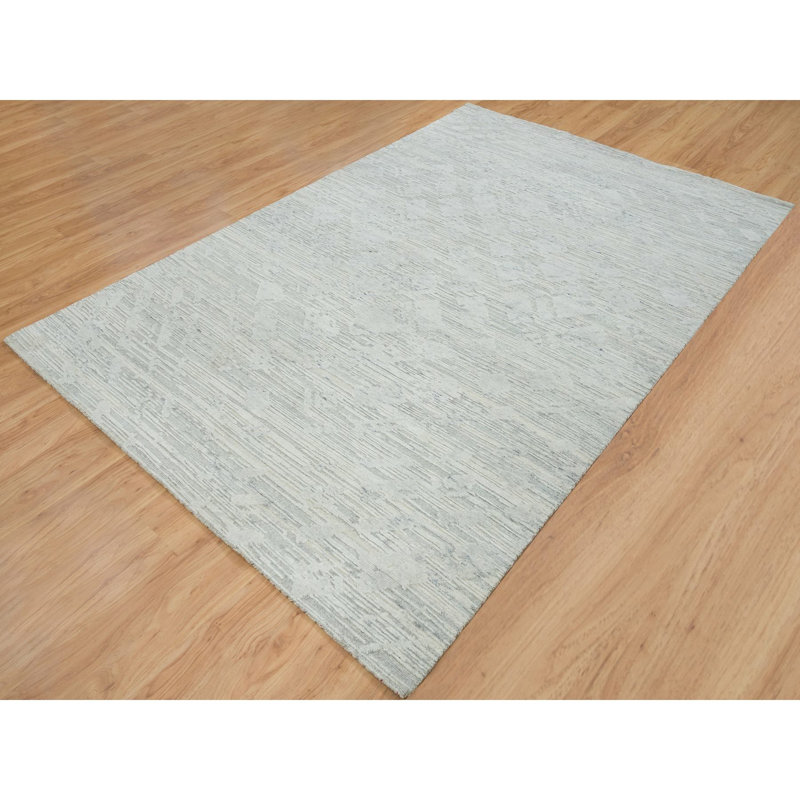 Tapis ivoire en laine nouvel âge 6 pi x 9 pi 3 po Sherisse