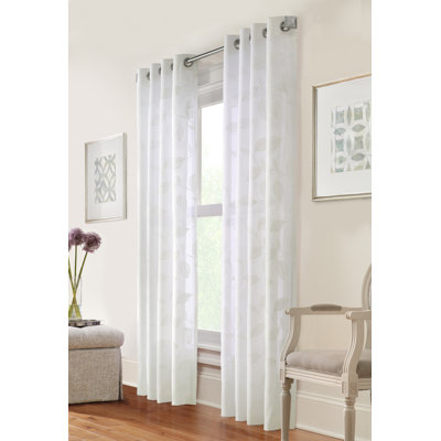 Panneau de rideau simple à oeillets semi-transparents floral Highworth