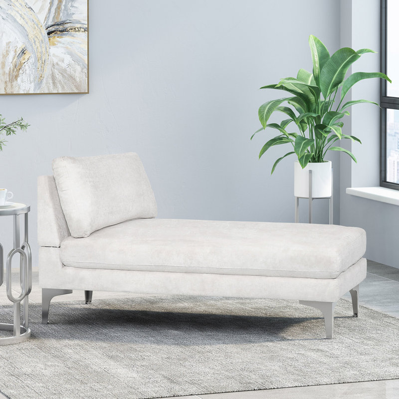 CHAISE LUNGE