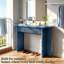 Console OMCMUU de 140 cm avec tiroirs cannelés pour entrée, style moderne bleu, capacité de 68 kg, pieds robustes, système antibasculement, glissières silencieuses à extension complète, idéale pour le salon, le hall d'entrée ou le couloir.