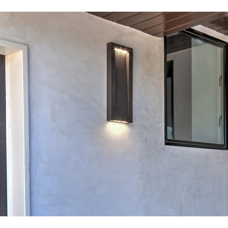 Luminaire de cloison d'extérieur à DEL Vossi, H 22 po x l 8 po x p 2 po