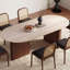 Table de salle à manger ovale de style français-106563903