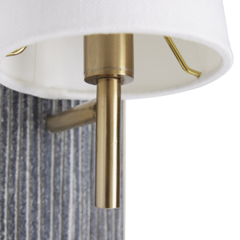 Kapri 1 - Light Wallchiere