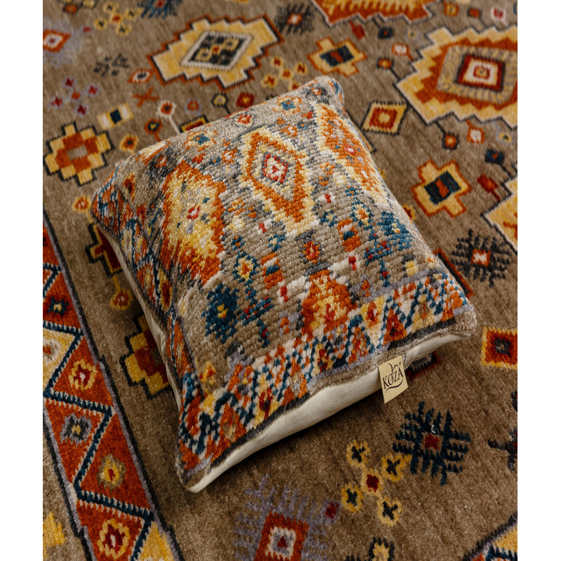 Tapis rectangulaire gris / rouge en polyester tissé à la machine Southwestern, Rectangle 3 pi 11 po x 5 pi 3 po