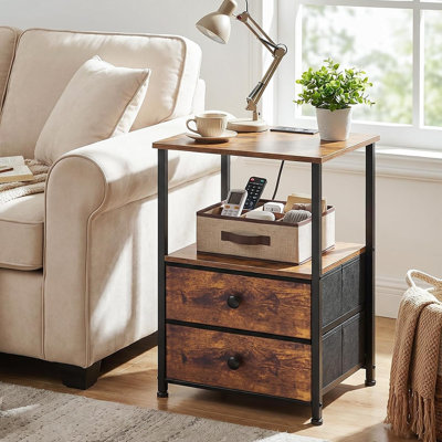 Ensemble de 2 tables de chevet avec station de charge, 2 tiroirs en tissu et tablette de rangement, tables de chevet brun rustique, ports USB-A et USB-C, prises CA