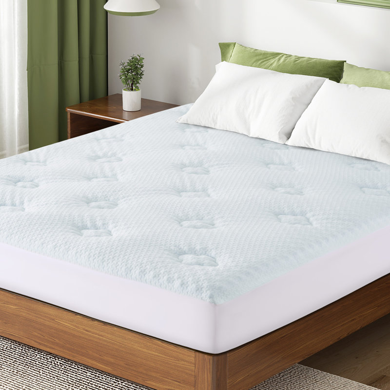 Surmatelas en bambou 4 couches, mousse viscoélastique imprégnée de gel, caisse en duvet synthétique, dessus en viscose de bambou et dessous en microfibre brossée