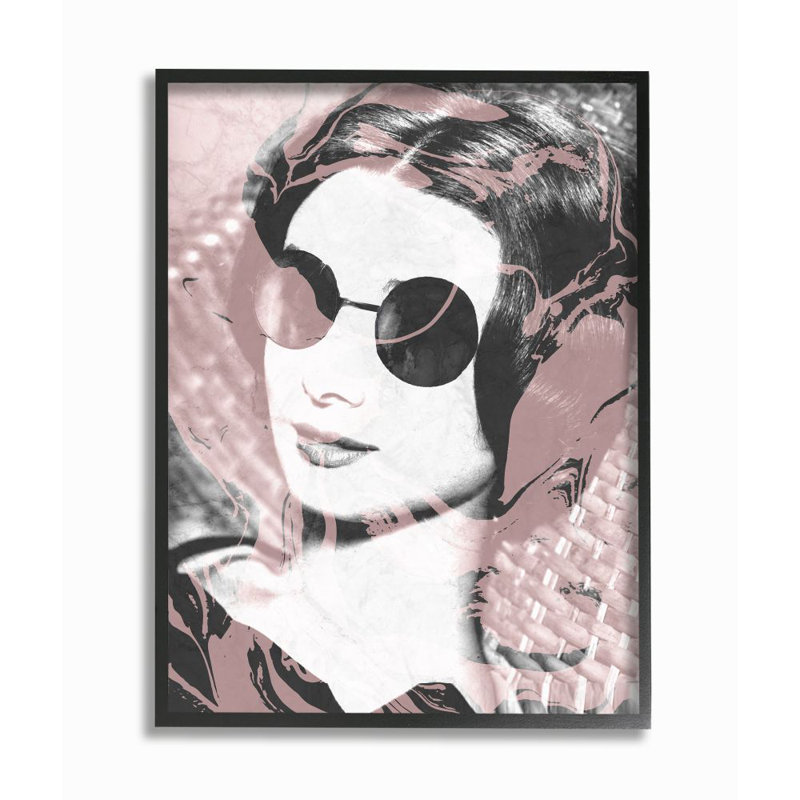 «Fashion Model Lounging in Sunbes Pink Marble» par Daphne Polselli, impression, H 30 po x l 24 po