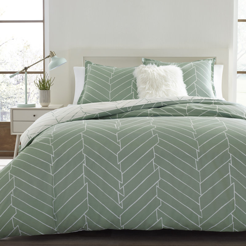 Full White and Green Cotton Reversible Bedspread Set
