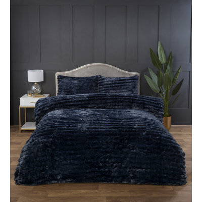 Aliyat Polyester Bedding with Pillowcases Included