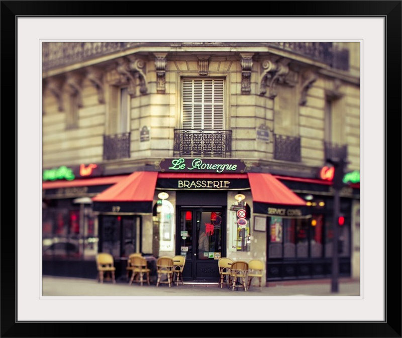 « paris la rouerge », reproduction de photo sur keri bevan, Cadre noir, H 20 po x l 23 po x P 1 po