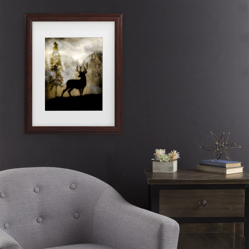 «Light Mystic Deer», art encadré mat, Brun, H 22,75 po x l 18,75 po x P 0,75 po