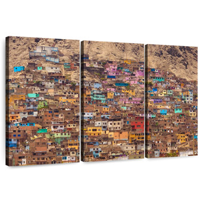 Lilie Favelas Of Lima