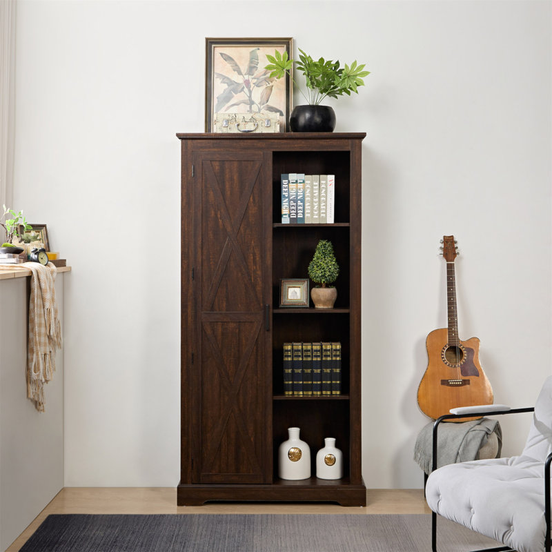 Grande armoire de rangement à porte de grange avec tablettes réglables pour un décor campagnard rustique et une organisation efficace