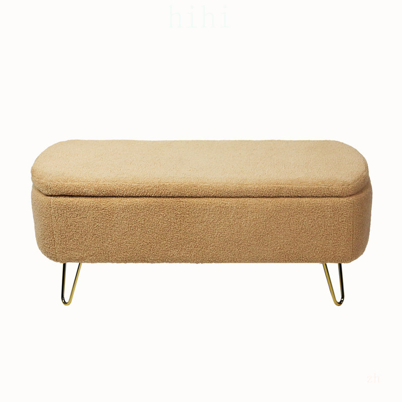 Banc de rangement moderne en fausse fourrure de chameau avec pieds dorés, parfait pour le lit et le vestibule, alliant style et fonctionnalité.
