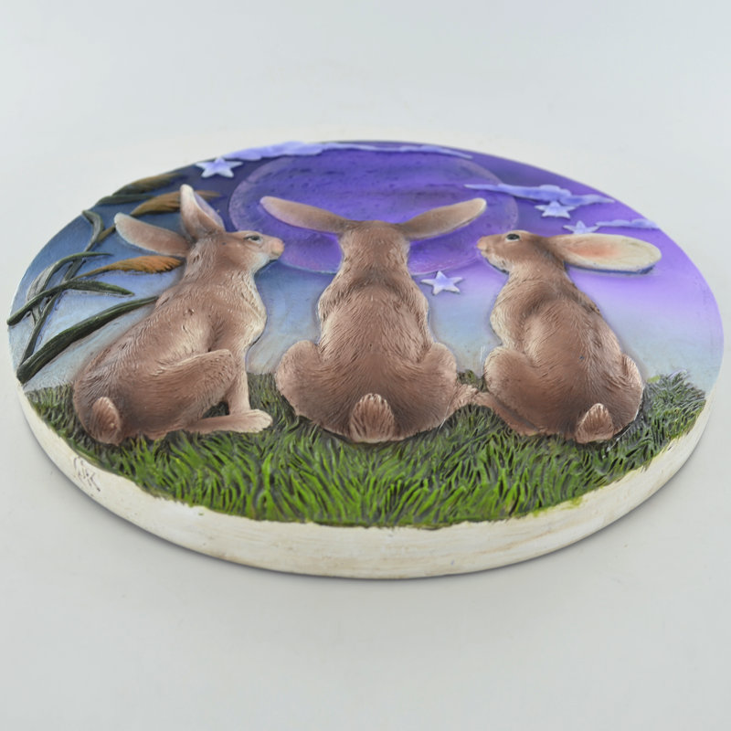 Three Hares Gazing Round Stone-effect Plaque Wall Décor