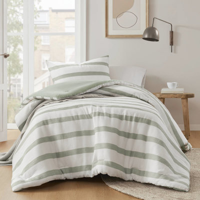 Édredon simple / simple TG avec teinte d'inspiration côtière contemporaine, texture froissée douce et rembourrage léger, teint sauge avec rayures horizontales épurées, finition, envers