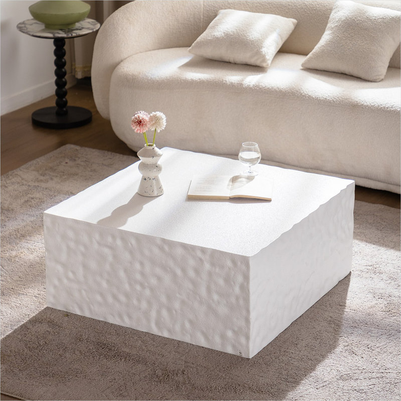 Table basse de salon, en panneau de fibres à densité moyenne blanc, d'une largeur de 27,56 po, aucun assemblage requis
