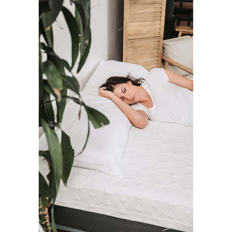 Matelas en mousse de gel 10 po pour grand lit - 2 po de refroidissement ventilé améliore la performance et 3 mousses pures assurent un sommeil profond