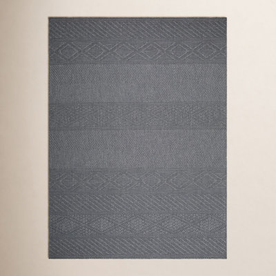 Winn Black Indoor/Outdoor Rug