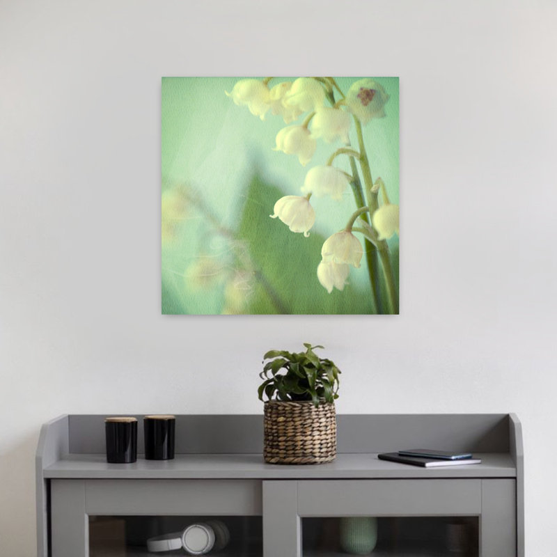 Muguet, art floral contemporain, H 18 po x l 18 po