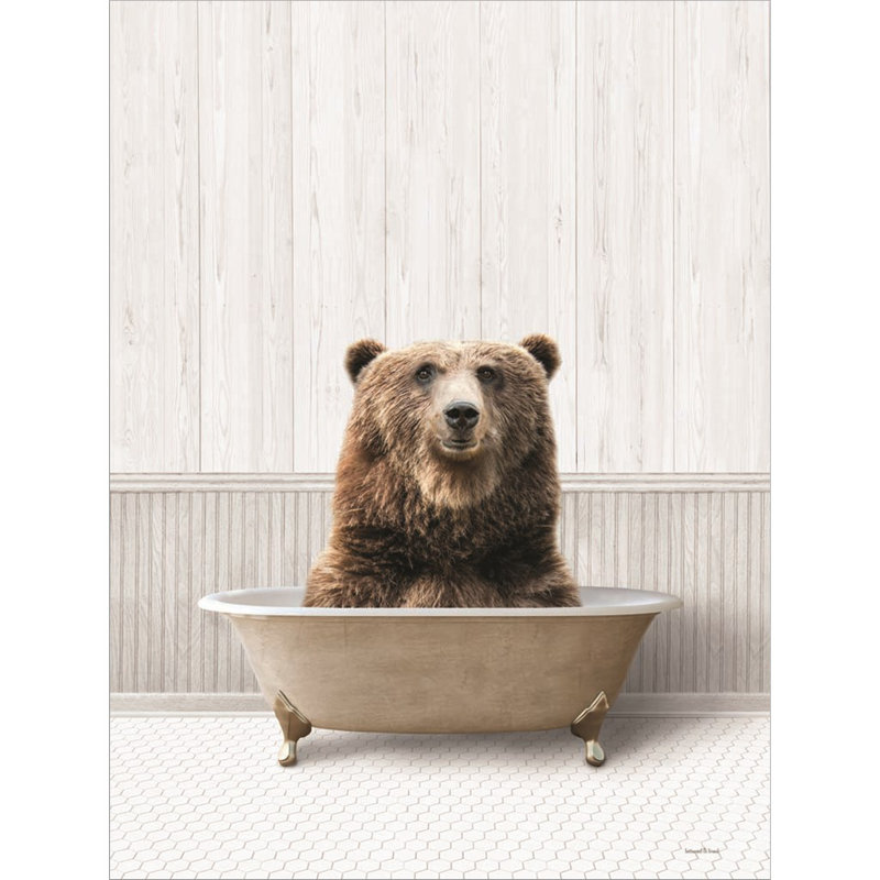 «Bath Time Bear» par Lettered & Lined - impression encadrée