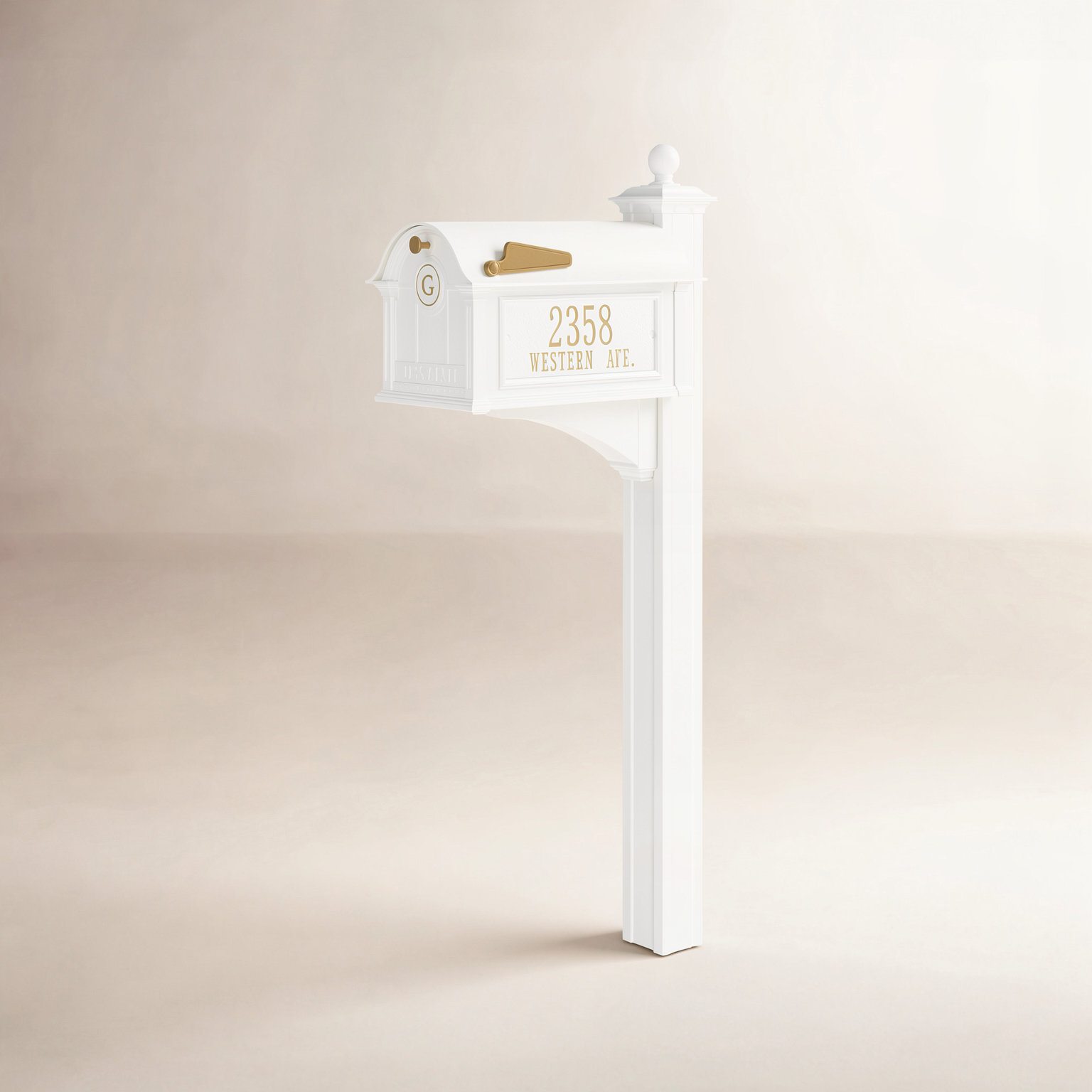Balmoral Post-Mounted Mailbox, White, Yes