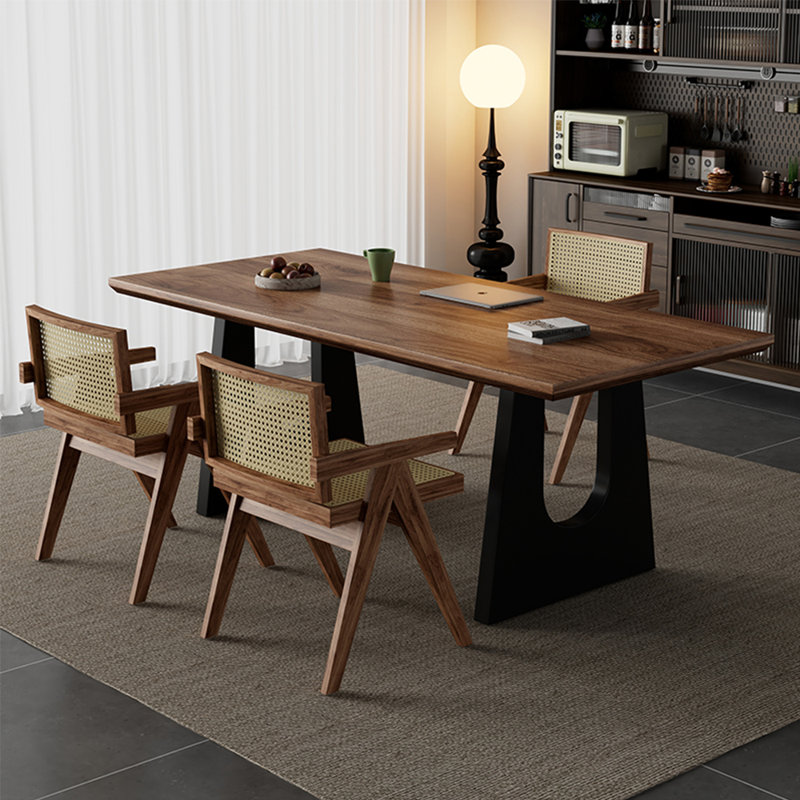 Table de salle à manger en bois massif de style français., H 29,5 po x L 62,9 po x l 31,4 po