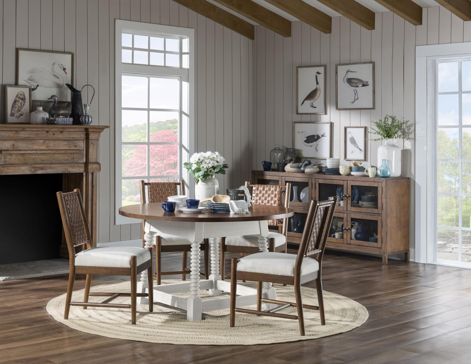 Sideboard, Pinecone