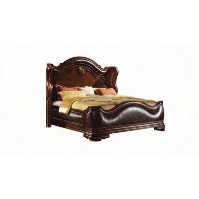 Bella Traditional style Bed made with wood