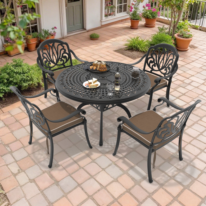 Ensemble de salle à manger d'extérieur rond 5 pièces de 120 cm (47,24 po) avec trou pour parasol, 4 chaises empilables avec coussins bruns