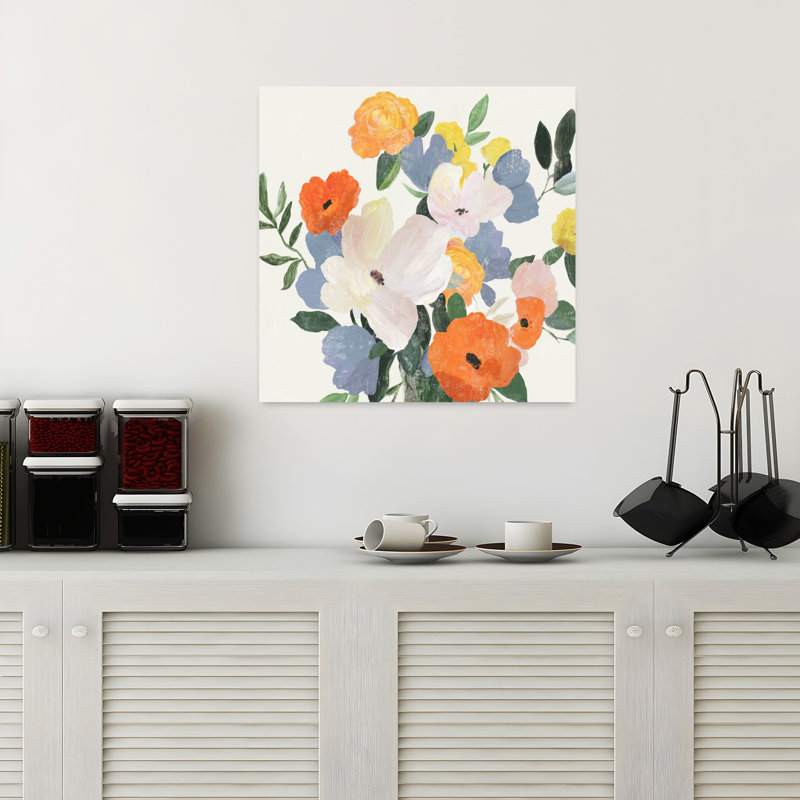 Florals In Vase II, H 18 po x l 18 po