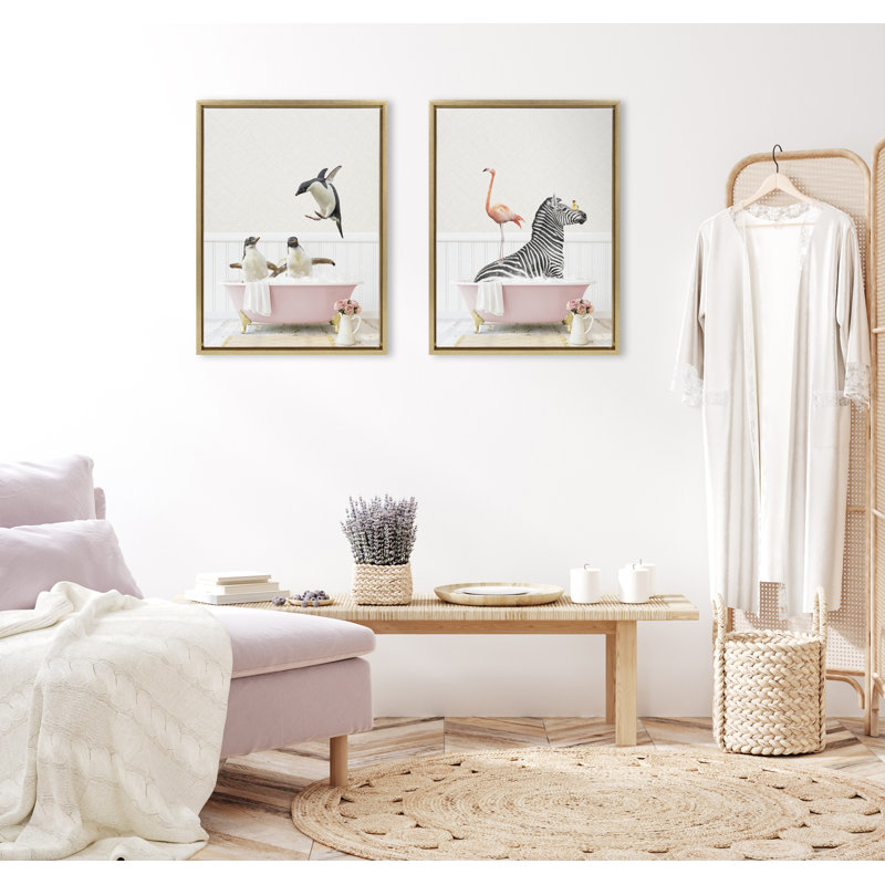 «Zebra and Flamingo in Cottage Rose Bath» par Amy Peterson, reproduction d'art sur toile encadrée, Cadre doré