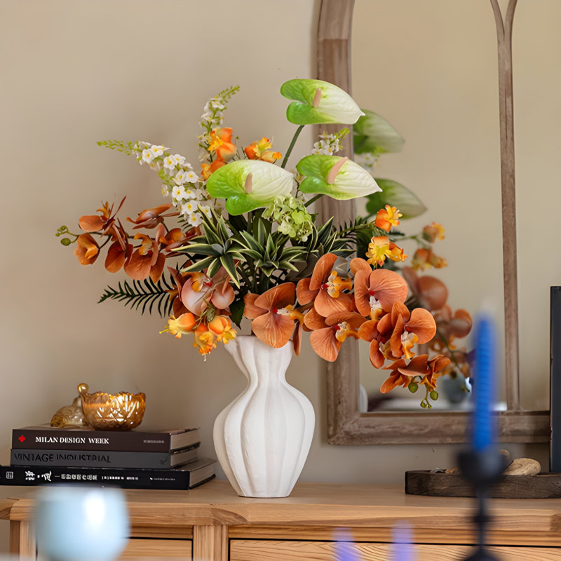 Ornements de fleurs simulées