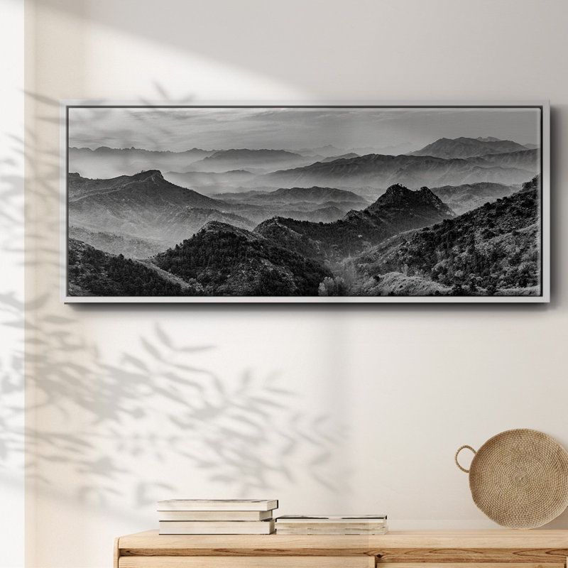 «Mountains of the Great Wall», toile encadrée, H 12 po x l 30 po