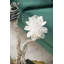 Figurine oiseau sur une branche-408830220