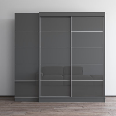 Armoire manufacturée 80,7 po avec tablettes réglables, tringle, finition mate