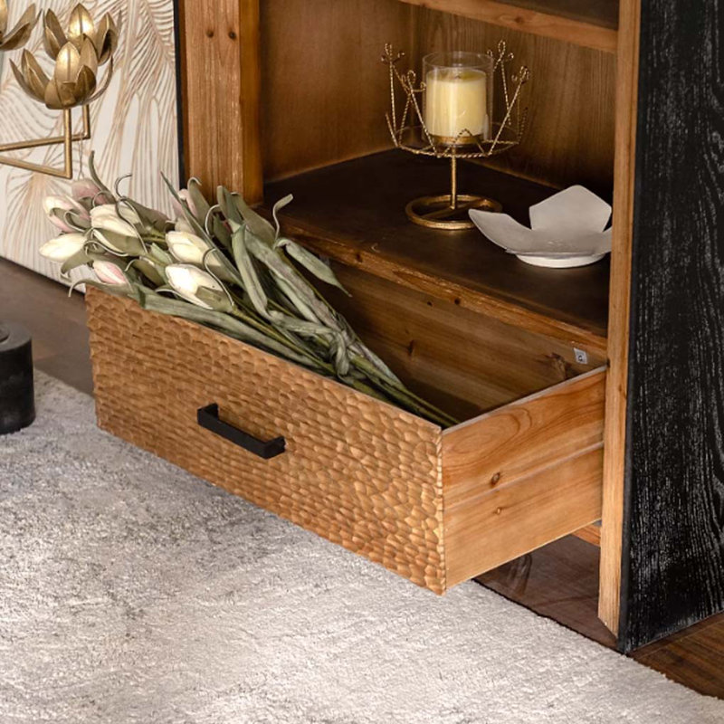 Armoire de rangement de style médiéval