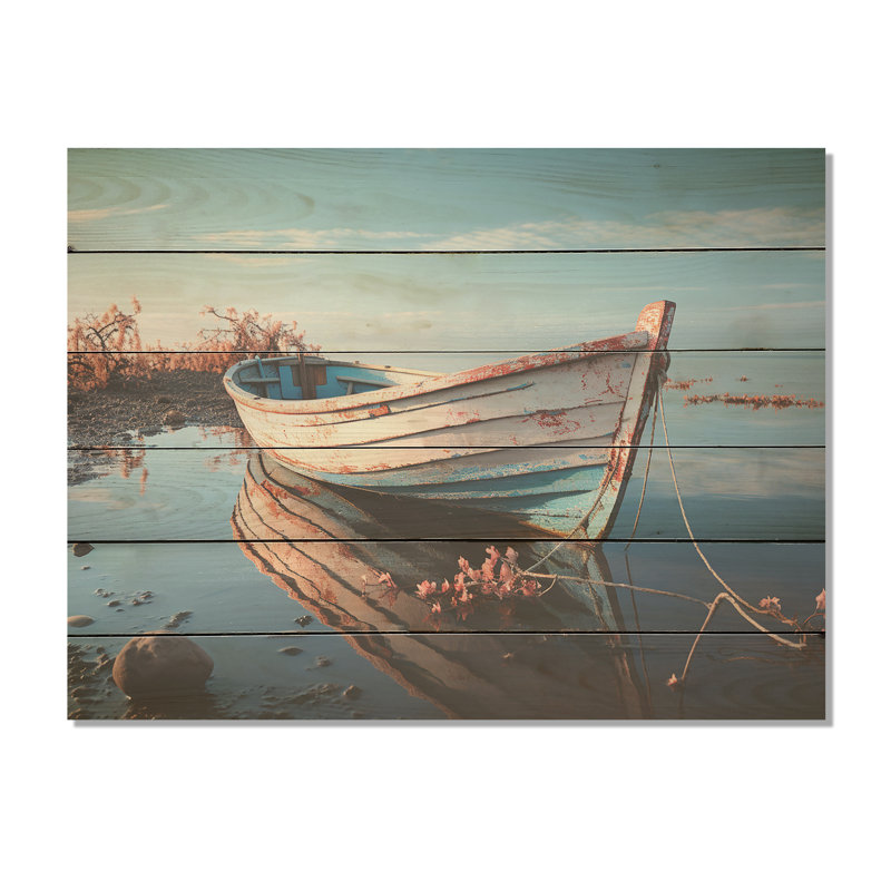 «Blue and White Boat Scenery I - Coastal Boat», art mural sur bois de pin naturel, H 10 po x l 20 po