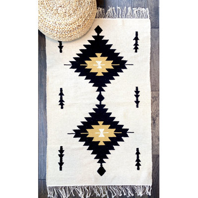 Tapis crème flèches aztèques
