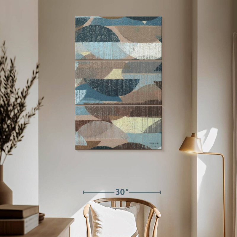 Avery Voyager, 65" H x 42" W