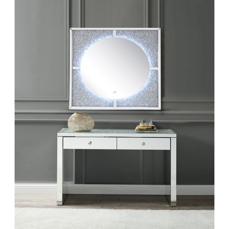 Console, miroir et faux diamants