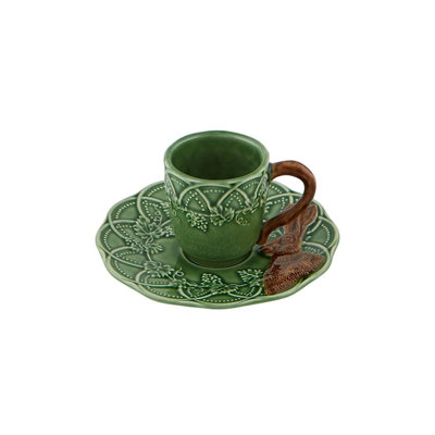 Bois, tasse à café et soucoupe lièvre