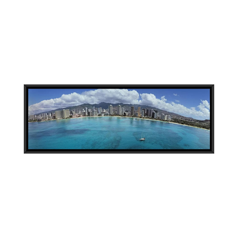 Bâtiments au bord de l'eau, Honolulu, Oahu, Hawaï - impression sur toile tendue, H 16 po x l 48 po x P 1,5 po