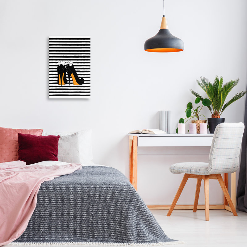 "Bow Heels on Stripes" par Martina Pavlova, H 24 po x l 16 po