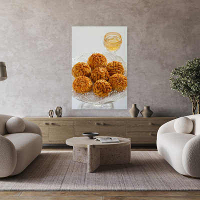 Assiette de panellets avec un muscat, art mural pin traditionnel de Barcelone, Catalogne, Espagne